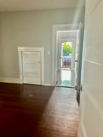 $1,400 | 54 Cabot Street, Hartford, CT 06112