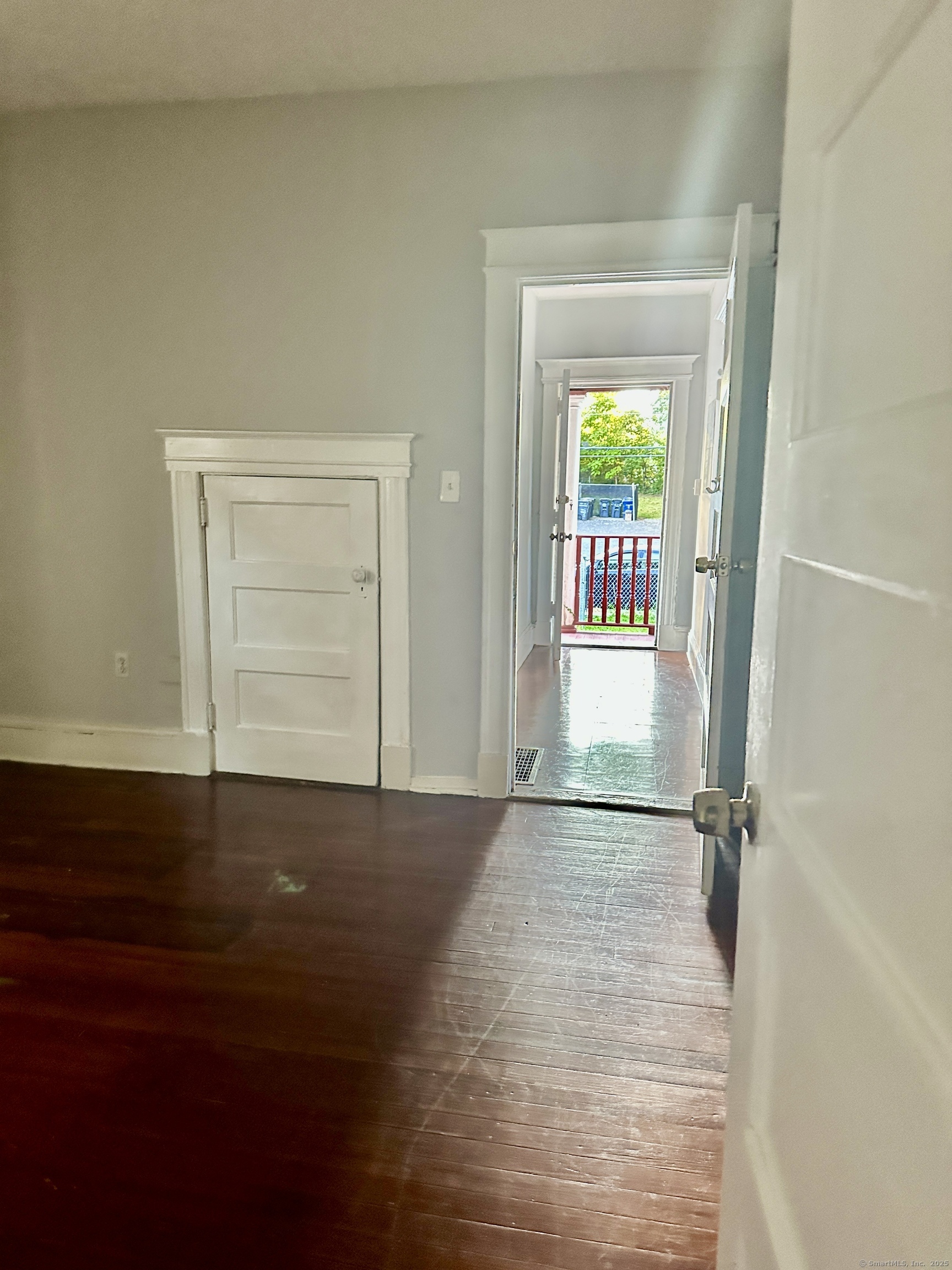 54 Cabot Street Hartford, CT 06112 - Photo 3 of 15