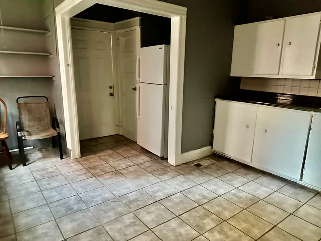 $1,400 | 54 Cabot Street, Hartford, CT 06112