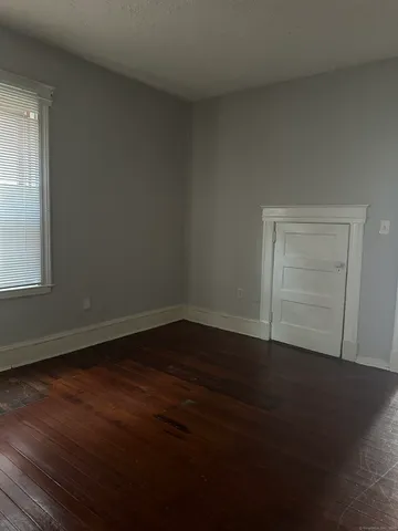 $1,400 | 54 Cabot Street, Hartford, CT 06112