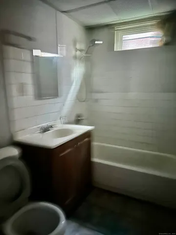 $1,400 | 54 Cabot Street, Hartford, CT 06112