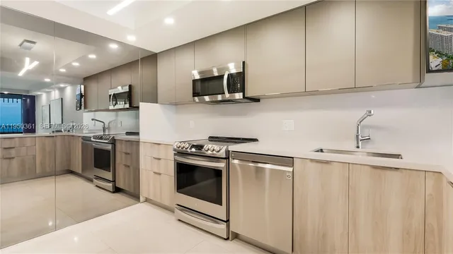 $1,699,000 | 3 Grove Isle Drive, Unit C1407, Miami, FL 33133