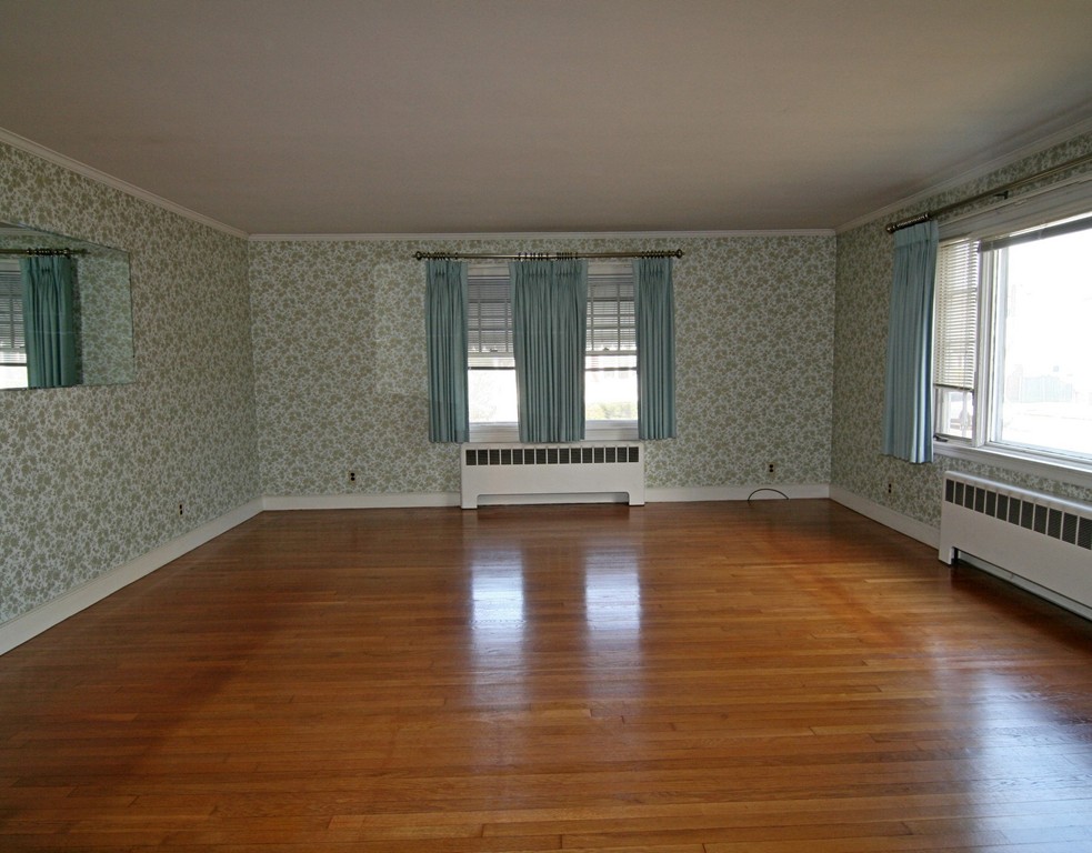 30 Hawley Road Wakefield, MA 01880 - Photo 3 of 11 Gallery Image 3