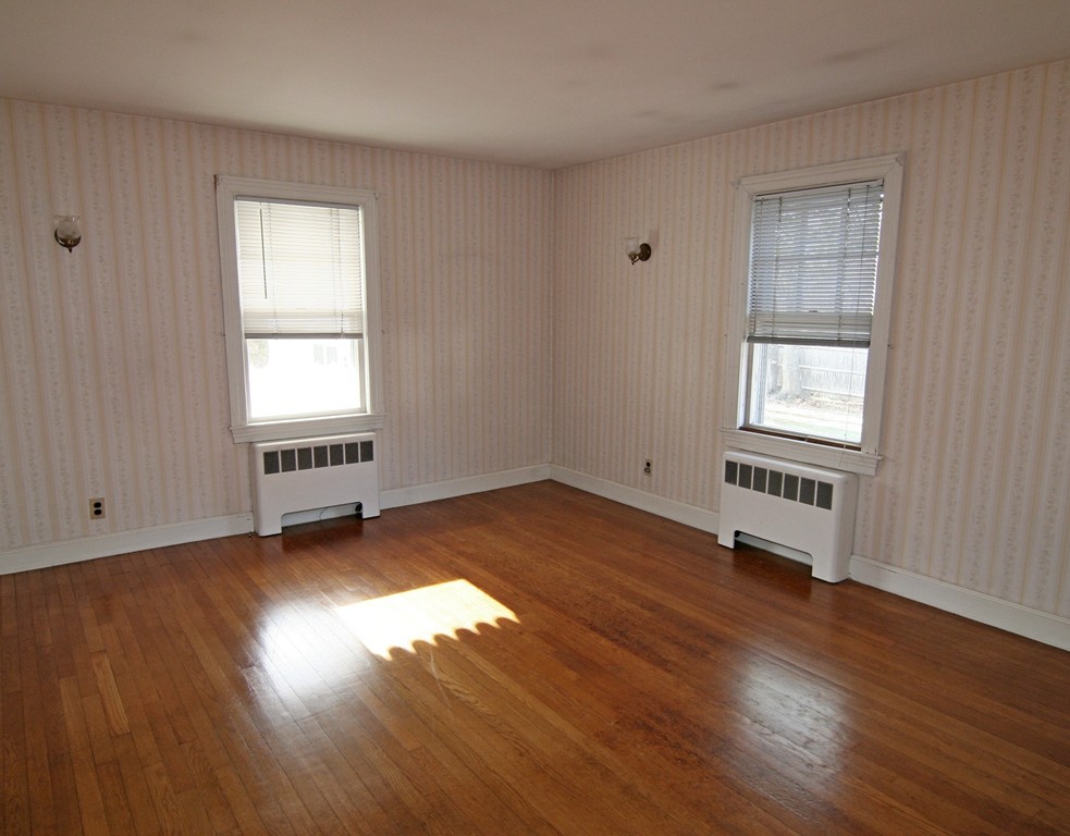 30 Hawley Road Wakefield, MA 01880 - Photo 8 of 11 Gallery Image 8