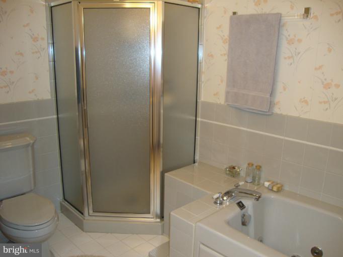 304 East Ridgely Road Lutherville-Timonium, MD 21093 - Photo 19 of 30 Bath
