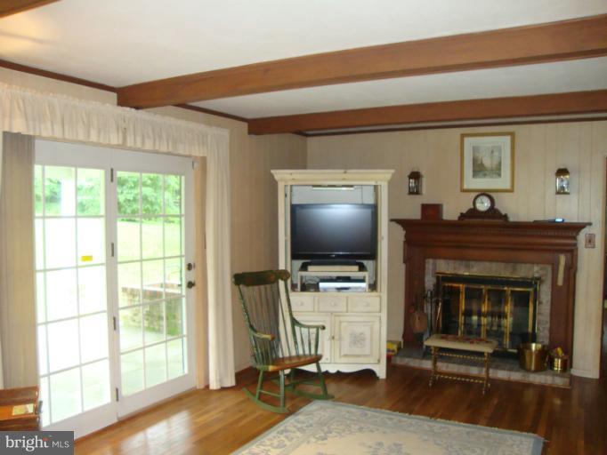 304 East Ridgely Road Lutherville-Timonium, MD 21093 - Photo 26 of 30 Family Room