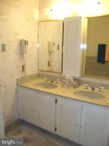 304 East Ridgely Road Lutherville-Timonium, MD 21093 - Photo 5 of 30 Bath