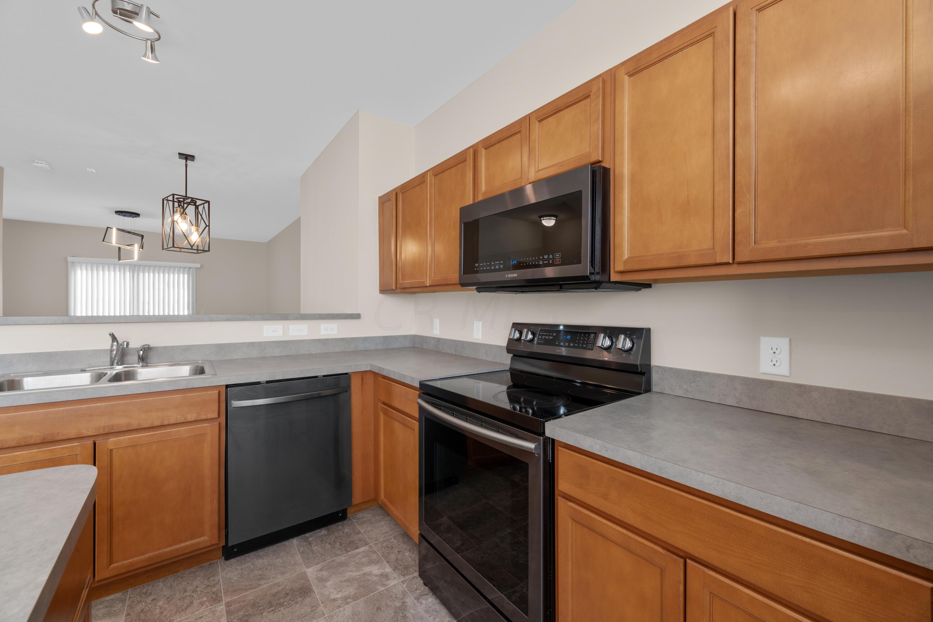 495 Autumn Ridge Circle Pickerington, OH 43147 - Photo 14 of 37 MAR_8487