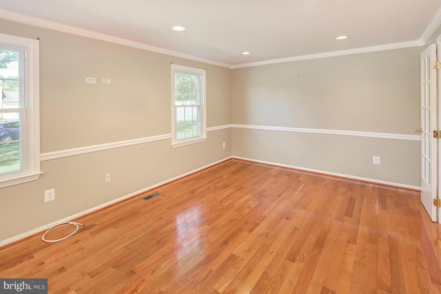 7611 Trail Run Road Falls Church, VA 22042 - Photo 3 of 30 Living Room