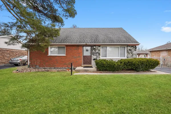 $279,900 | 8719 Olympic Drive, Bridgeview, IL 60455
