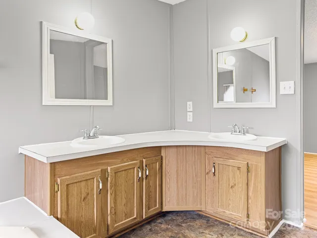 $179,900 | 1266 Price Hollow, Lenoir, NC 28645