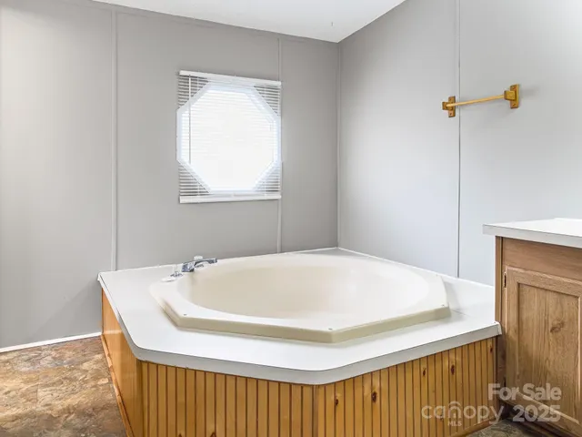 $179,900 | 1266 Price Hollow, Lenoir, NC 28645