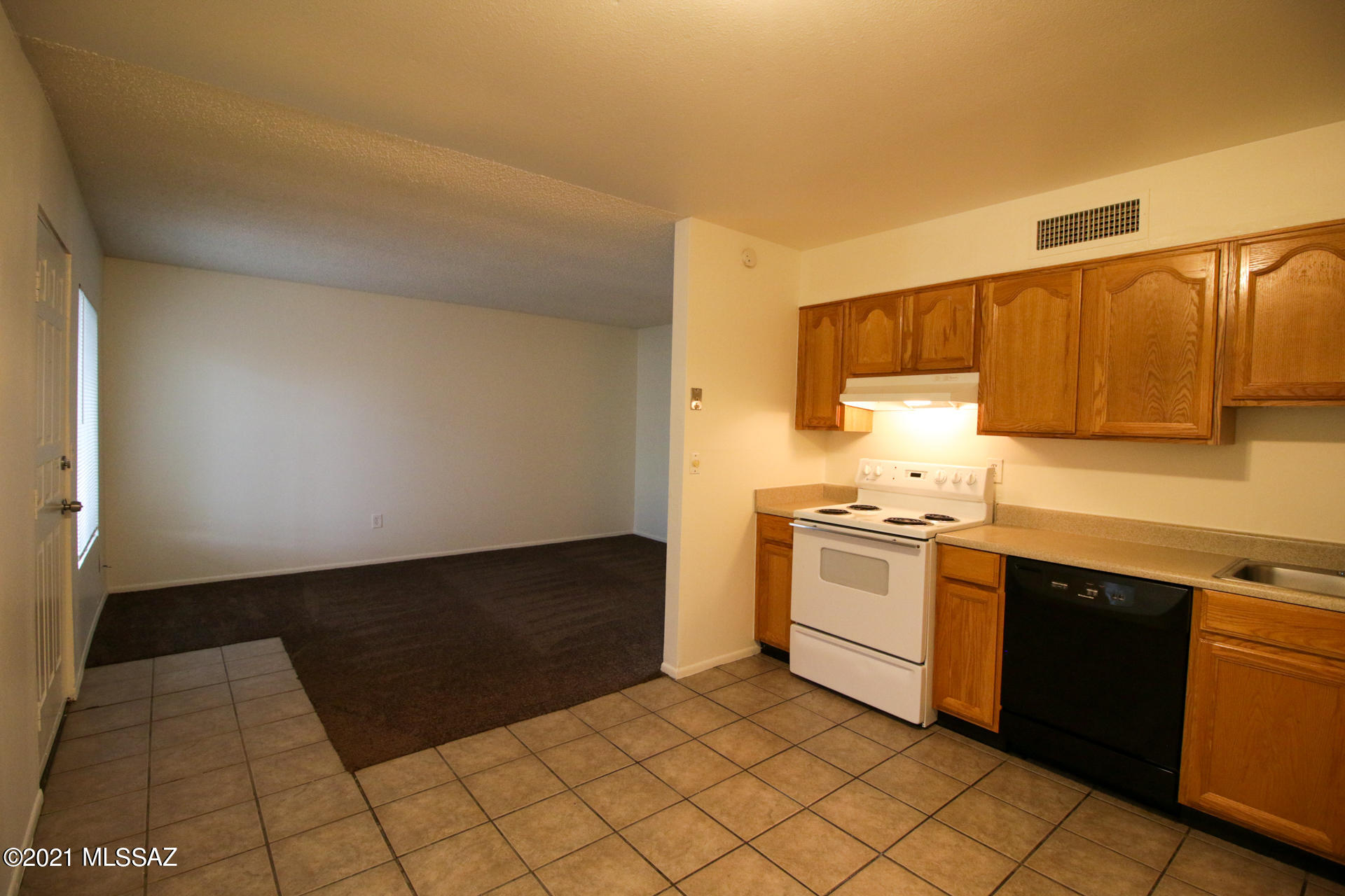 1061 East Halcyon Road Tucson, AZ 85719 - Photo 4 of 15