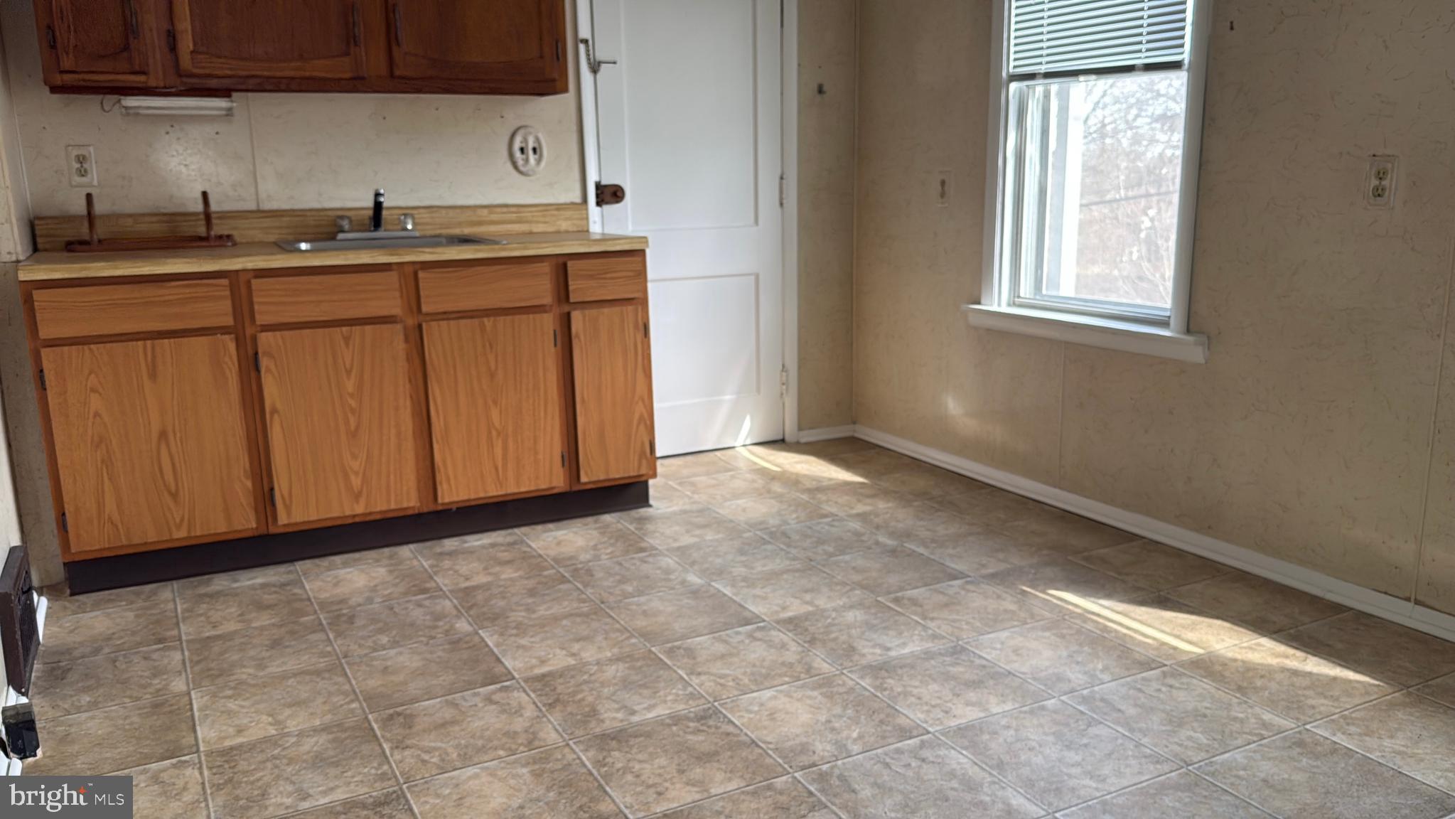 310 North Dupont Road Wilmington, DE 19804 - Photo 26 of 34 Second floor kitchen