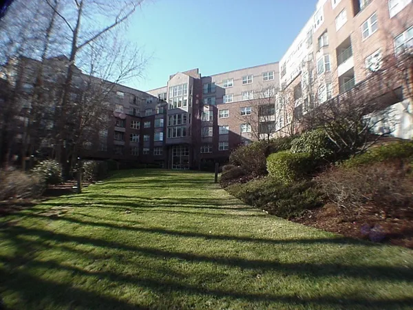 $3,000 | 1 Watermill Place, Unit 426, Arlington, MA 02476