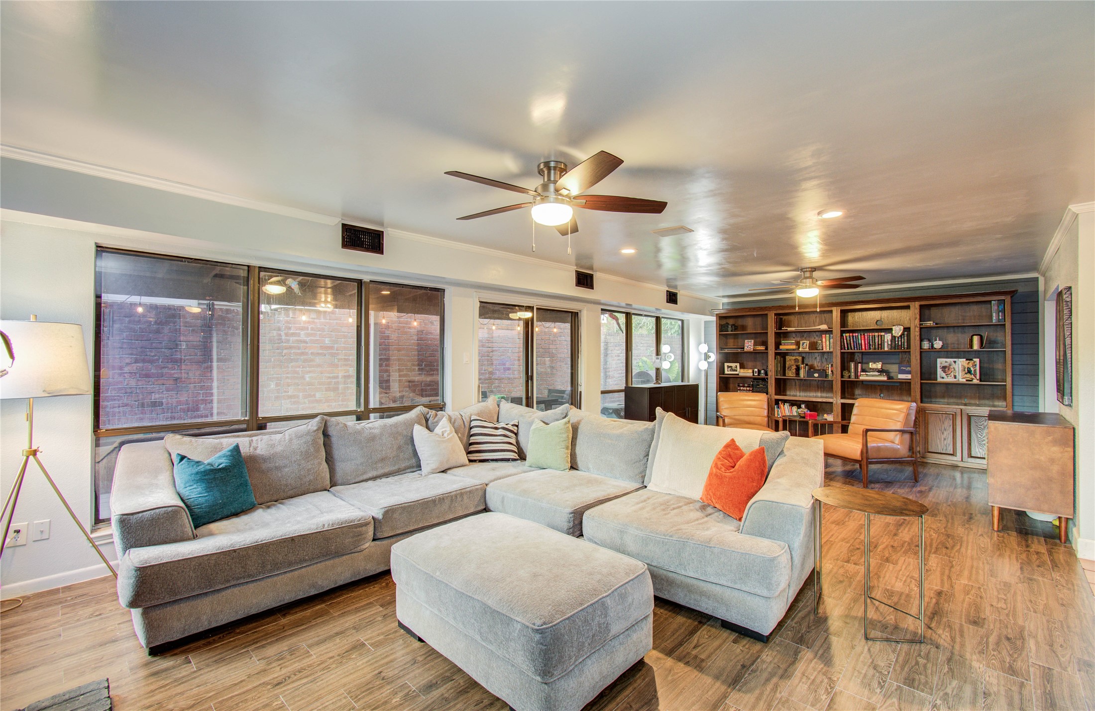 16707 Fernwood Way Houston, TX 77058 - Photo 19 of 46 a living room with furniture and ceiling fan