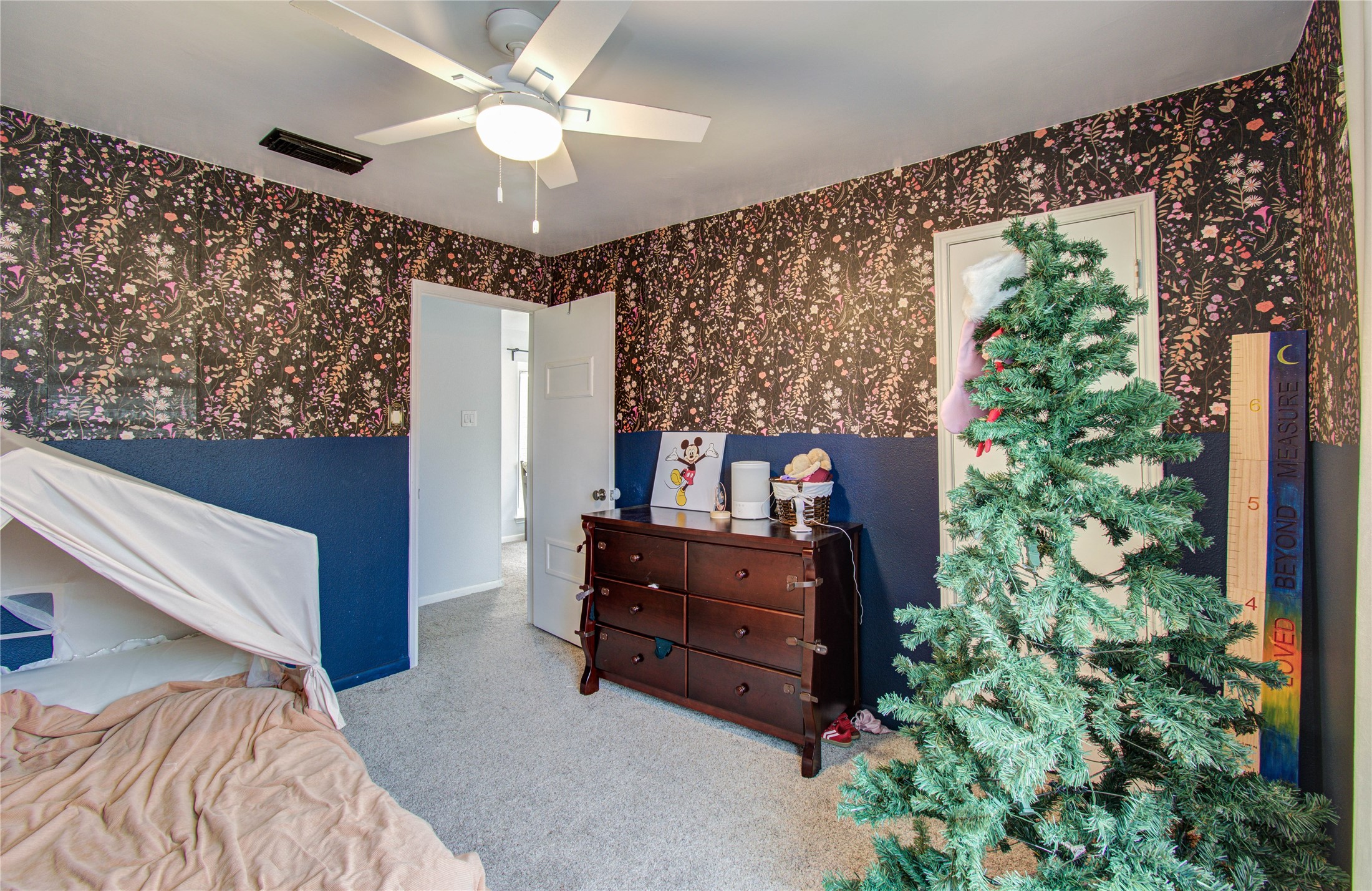 16707 Fernwood Way Houston, TX 77058 - Photo 29 of 46 a view of workspace with furniture and a potted plant