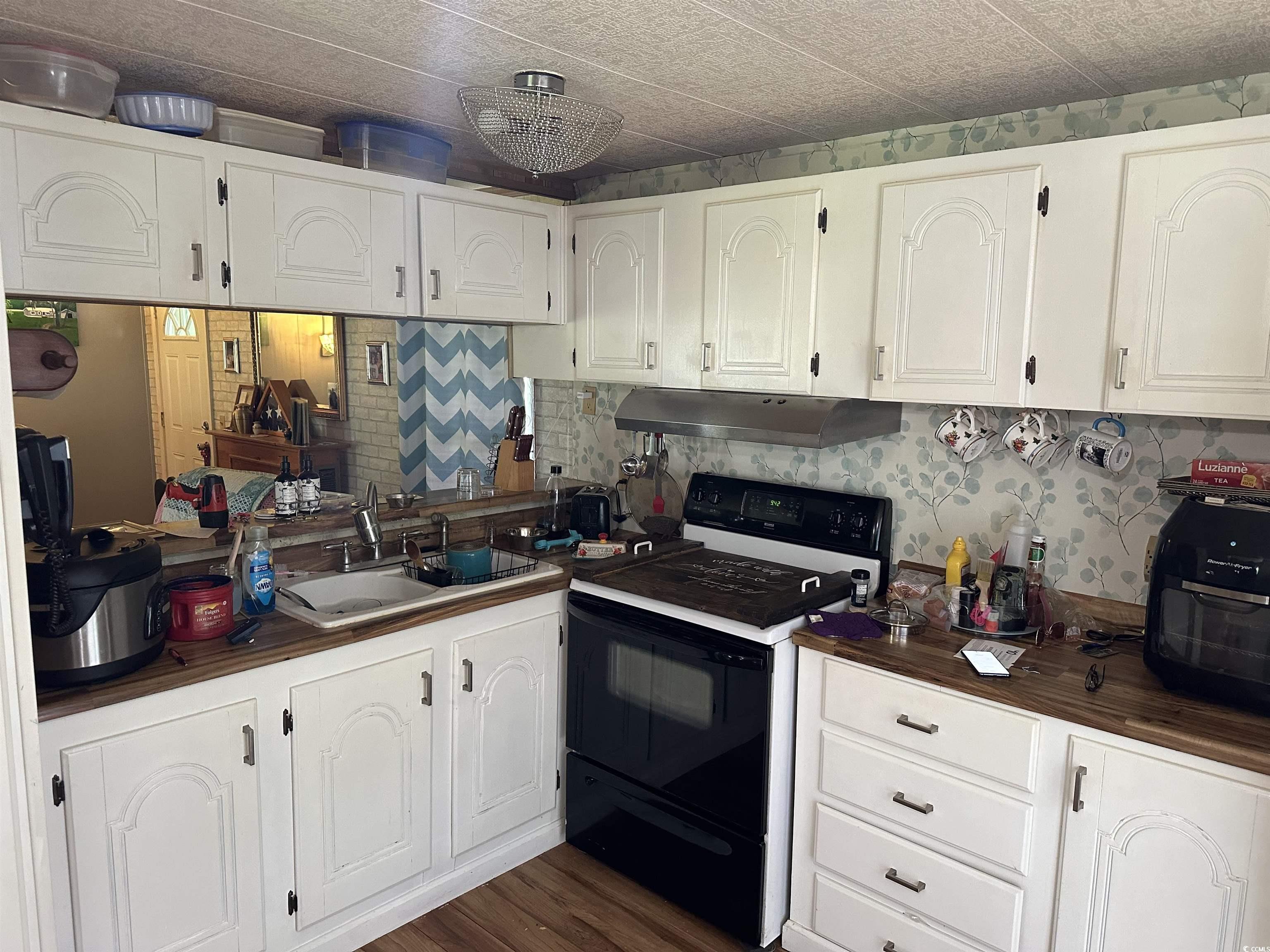 1193 Spamm Road Greeleyville, SC 29056 - Photo 7 of 32 Gallery Image 7