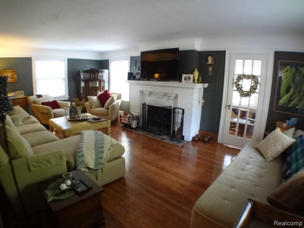 32 Devonshire Road Pleasant Ridge, MI 48069 - Photo 6 of 39 DSC04407.jpg