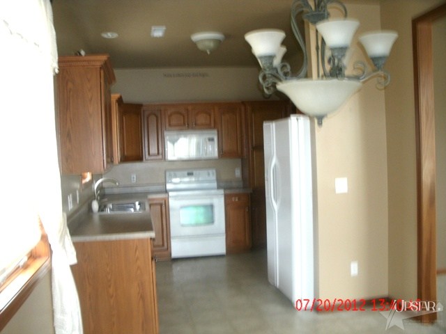 2440 Deerfield Court Decatur, IN 46733 - Photo 3 of 7
