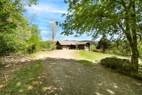 $585,000 | 68 Country Side Lane, Hayesville, NC 28904
