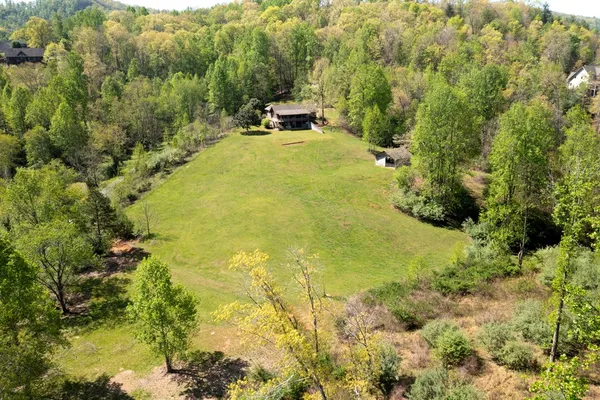 $585,000 | 68 Country Side Lane, Hayesville, NC 28904