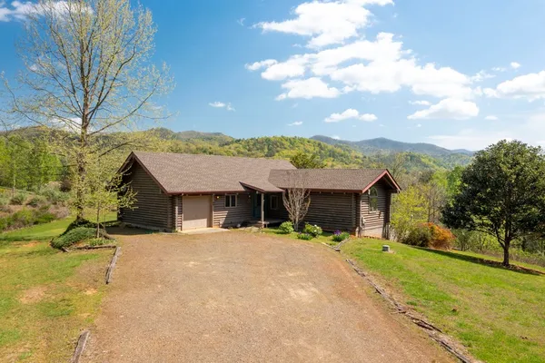 $585,000 | 68 Country Side Lane, Hayesville, NC 28904