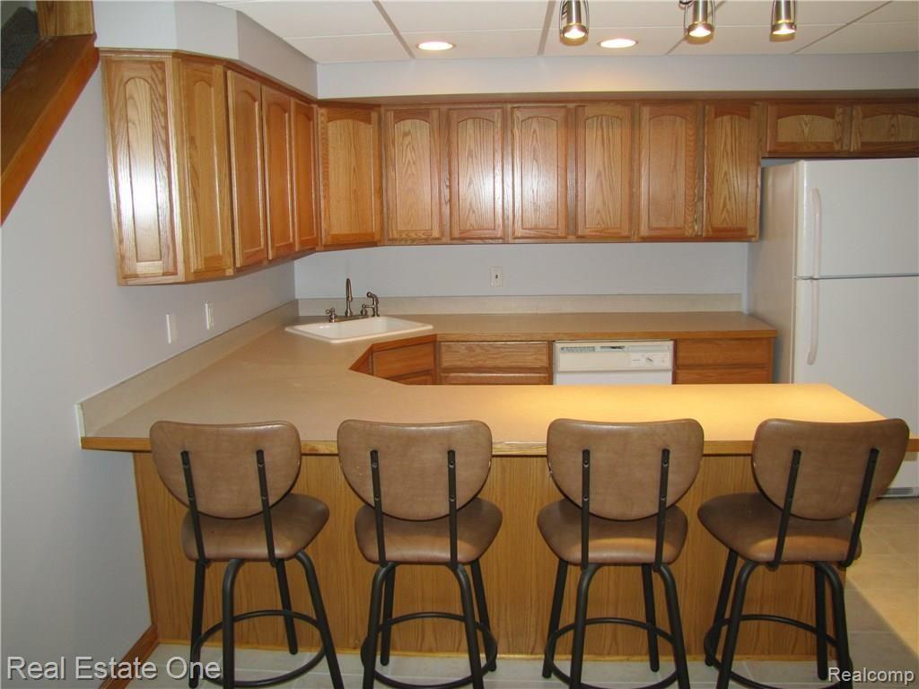 1396 Bembridge Drive Rochester, MI 48307 - Photo 23 of 28 IMG_3478.JPG