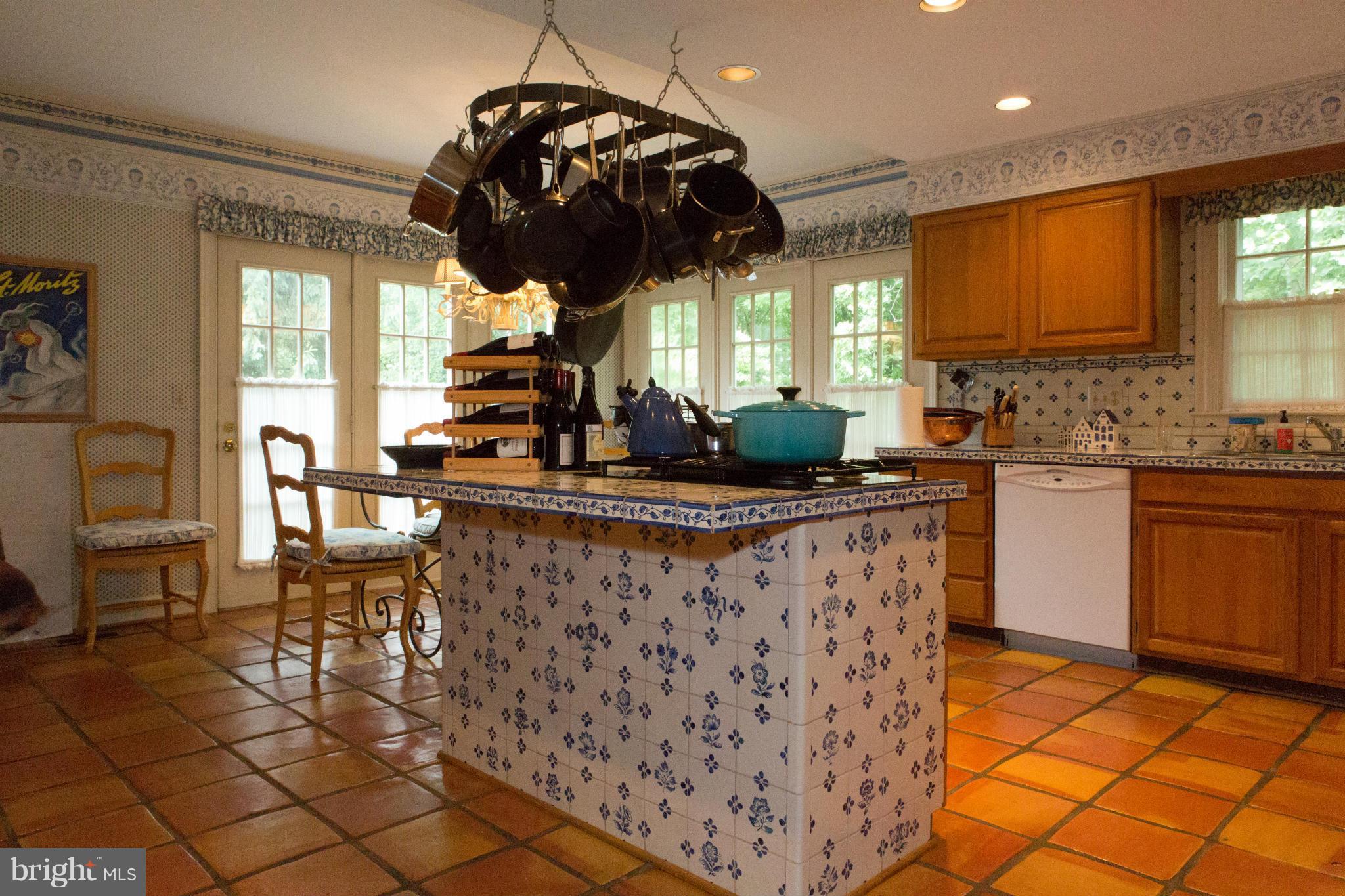 7804 Brickyard Road Potomac, MD 20854 - Photo 7 of 21 Kitchen