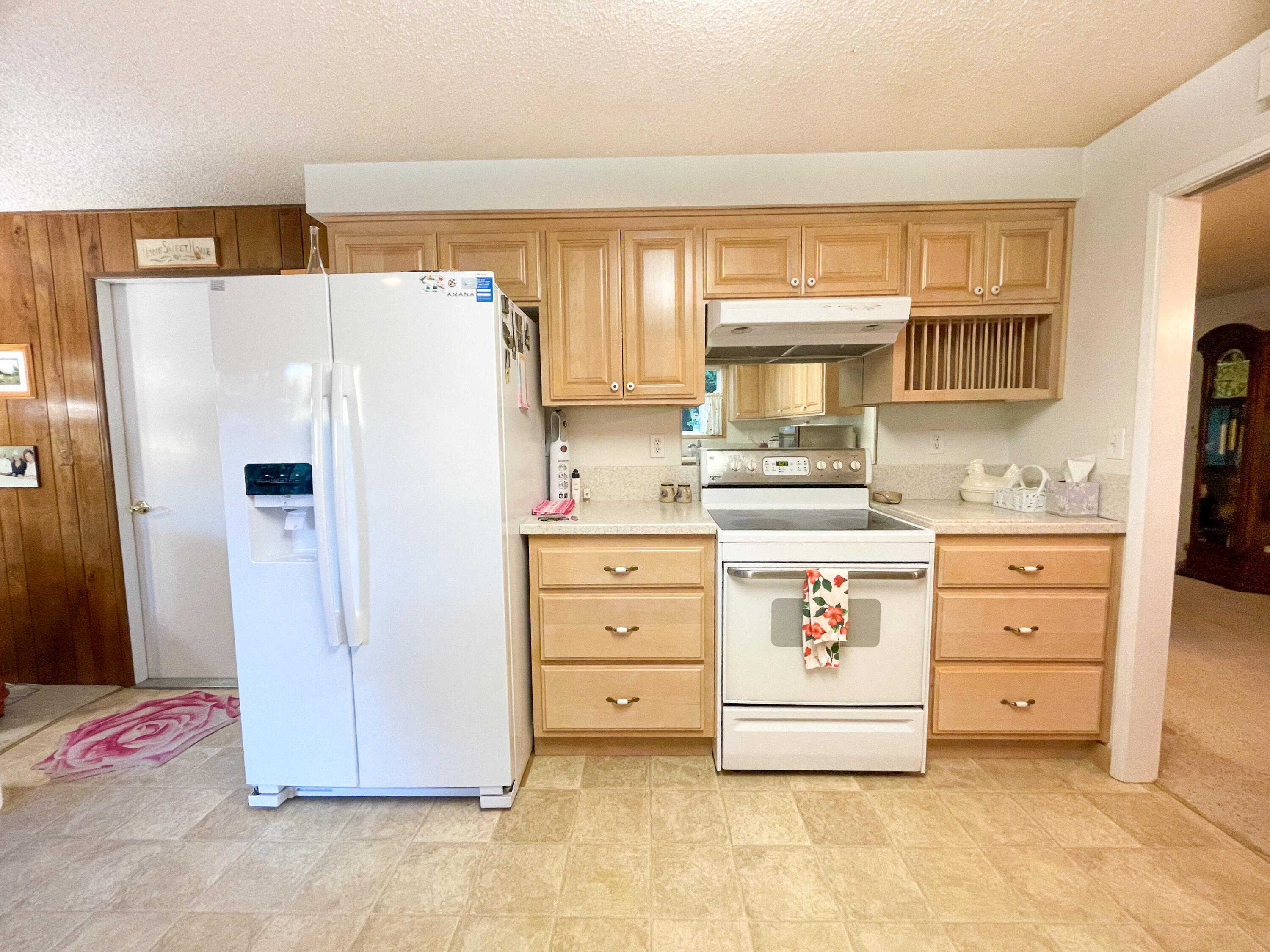 612 Upper River Road Gold Hill, OR 97525 - Photo 9 of 34 Kitchen