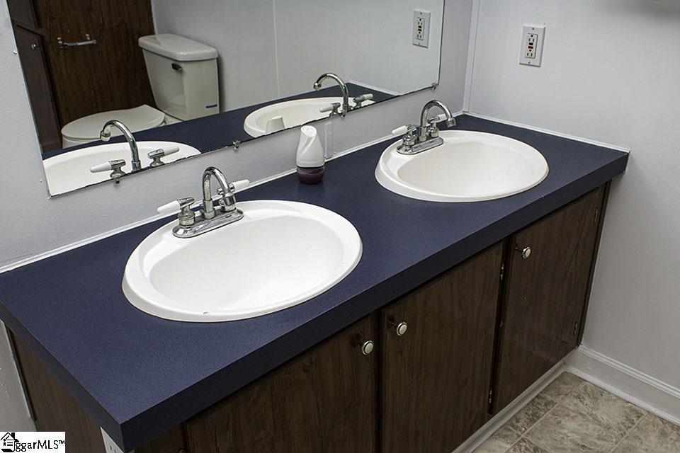 207 Irene Road Gray Court, SC 29645 - Photo 5 of 19 Gallery Image 5