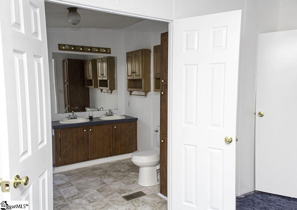 207 Irene Road Gray Court, SC 29645 - Photo 6 of 19 Gallery Image 6