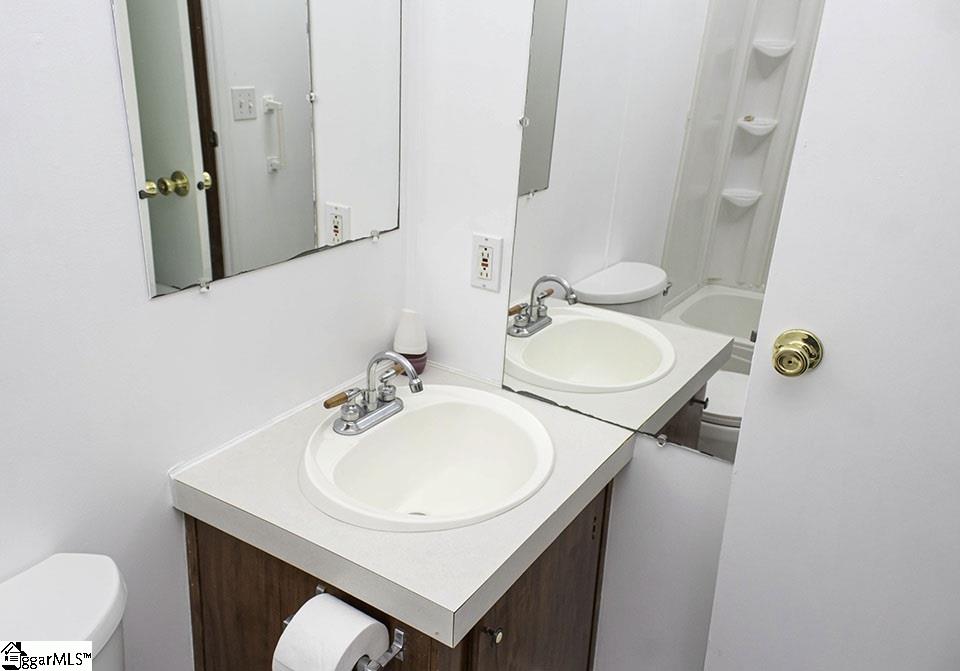 207 Irene Road Gray Court, SC 29645 - Photo 7 of 19 Gallery Image 7