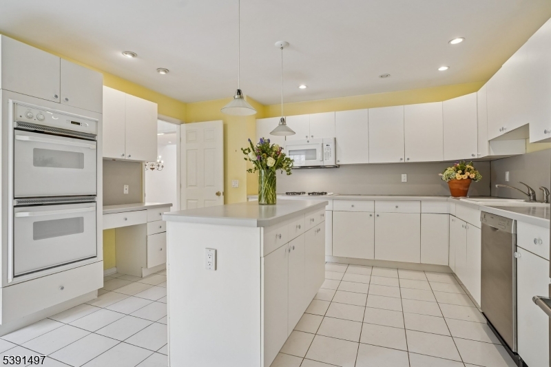 50 Pippins Way Morristown, NJ 07960 - Photo 10 of 42