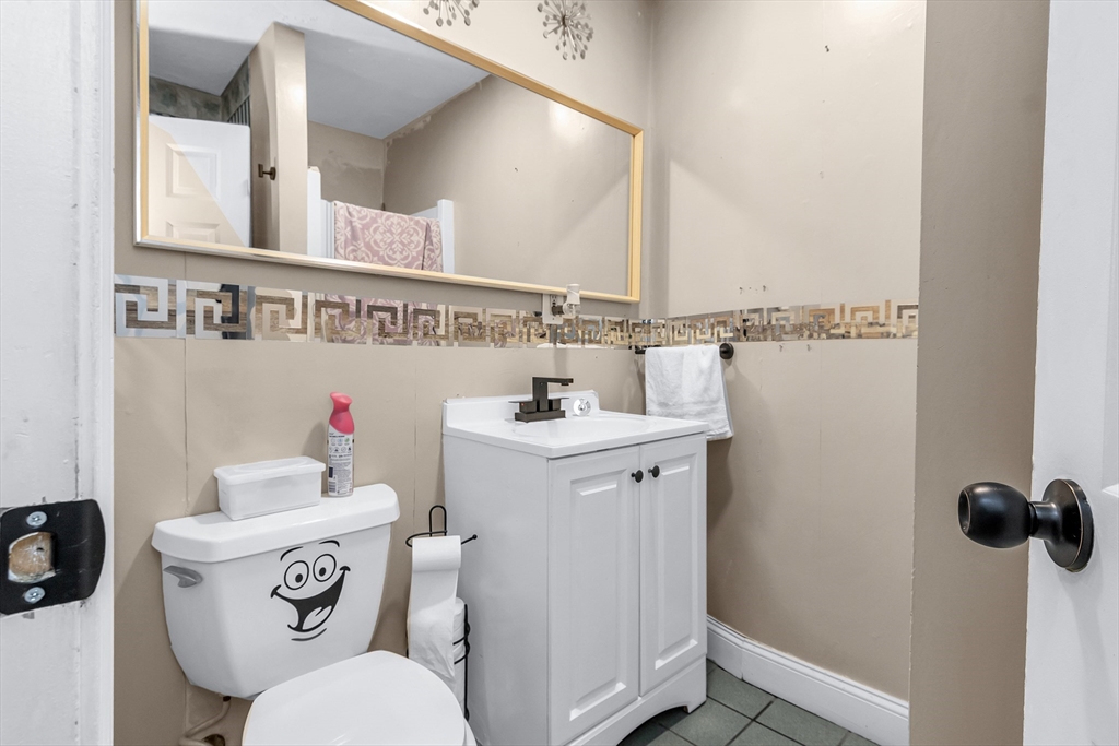 180 Chestnut Street Chelsea, MA 02150 - Photo 8 of 36