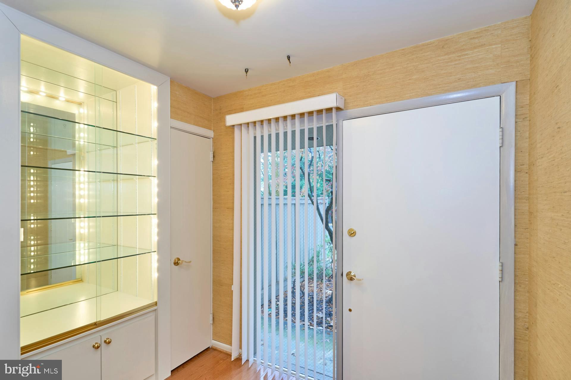11706 Newbridge Court Reston, VA 20191 - Photo 4 of 39
