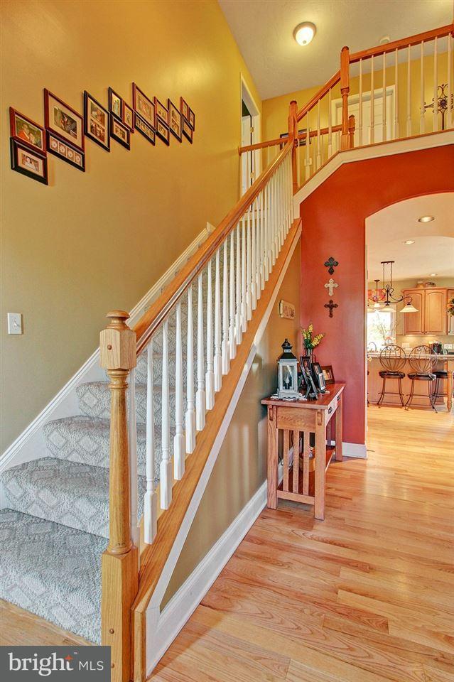 186 Ridgefield Drive York, PA 17403 - Photo 2 of 36 Gallery Image 2