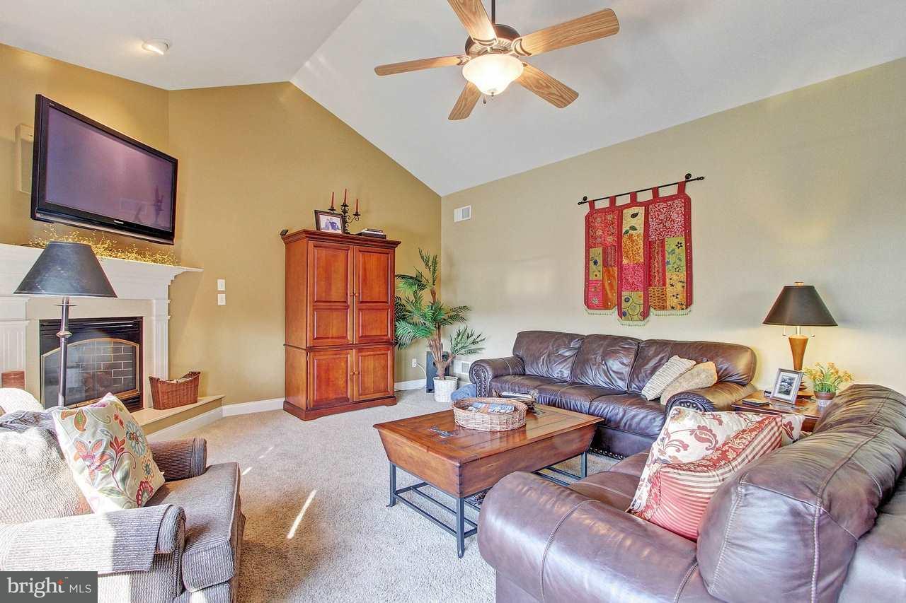 186 Ridgefield Drive York, PA 17403 - Photo 11 of 36 Gallery Image 11