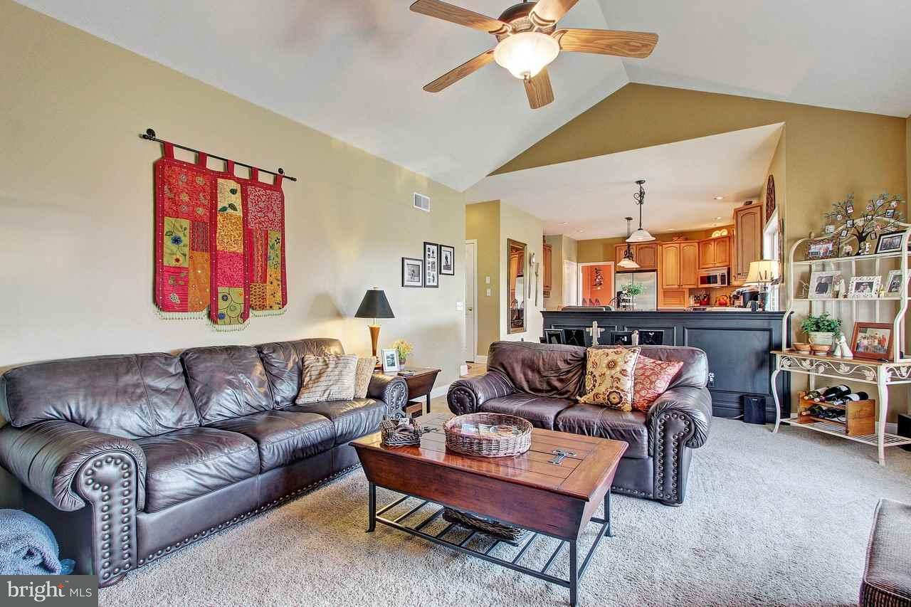 186 Ridgefield Drive York, PA 17403 - Photo 12 of 36 Gallery Image 12