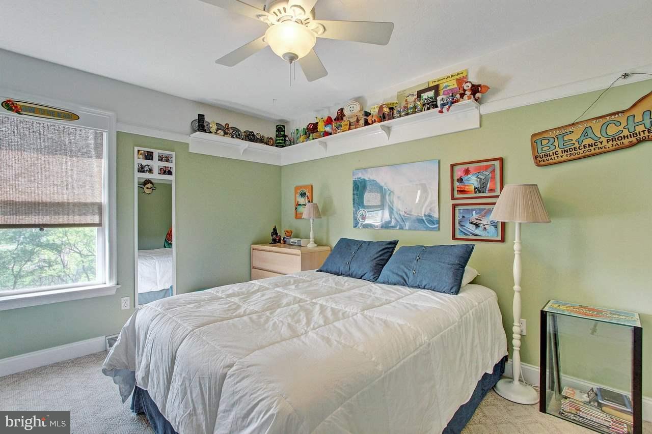186 Ridgefield Drive York, PA 17403 - Photo 19 of 36 Gallery Image 19