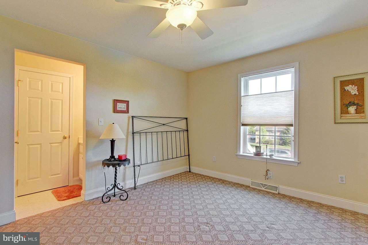 186 Ridgefield Drive York, PA 17403 - Photo 23 of 36 Gallery Image 23