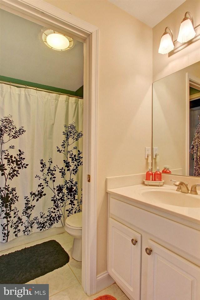 186 Ridgefield Drive York, PA 17403 - Photo 24 of 36 Gallery Image 24