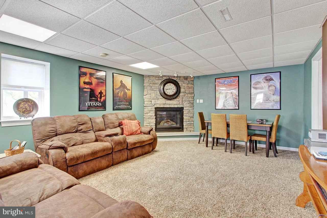 186 Ridgefield Drive York, PA 17403 - Photo 27 of 36 Gallery Image 27
