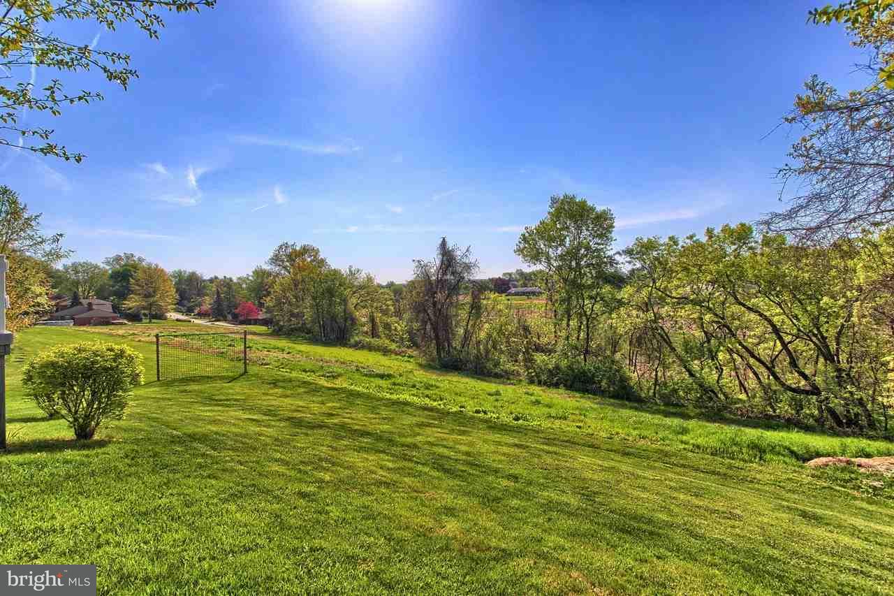 186 Ridgefield Drive York, PA 17403 - Photo 33 of 36 Gallery Image 33