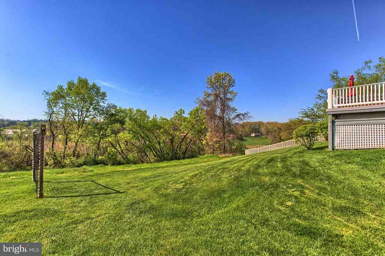 186 Ridgefield Drive York, PA 17403 - Photo 35 of 36 Gallery Image 35