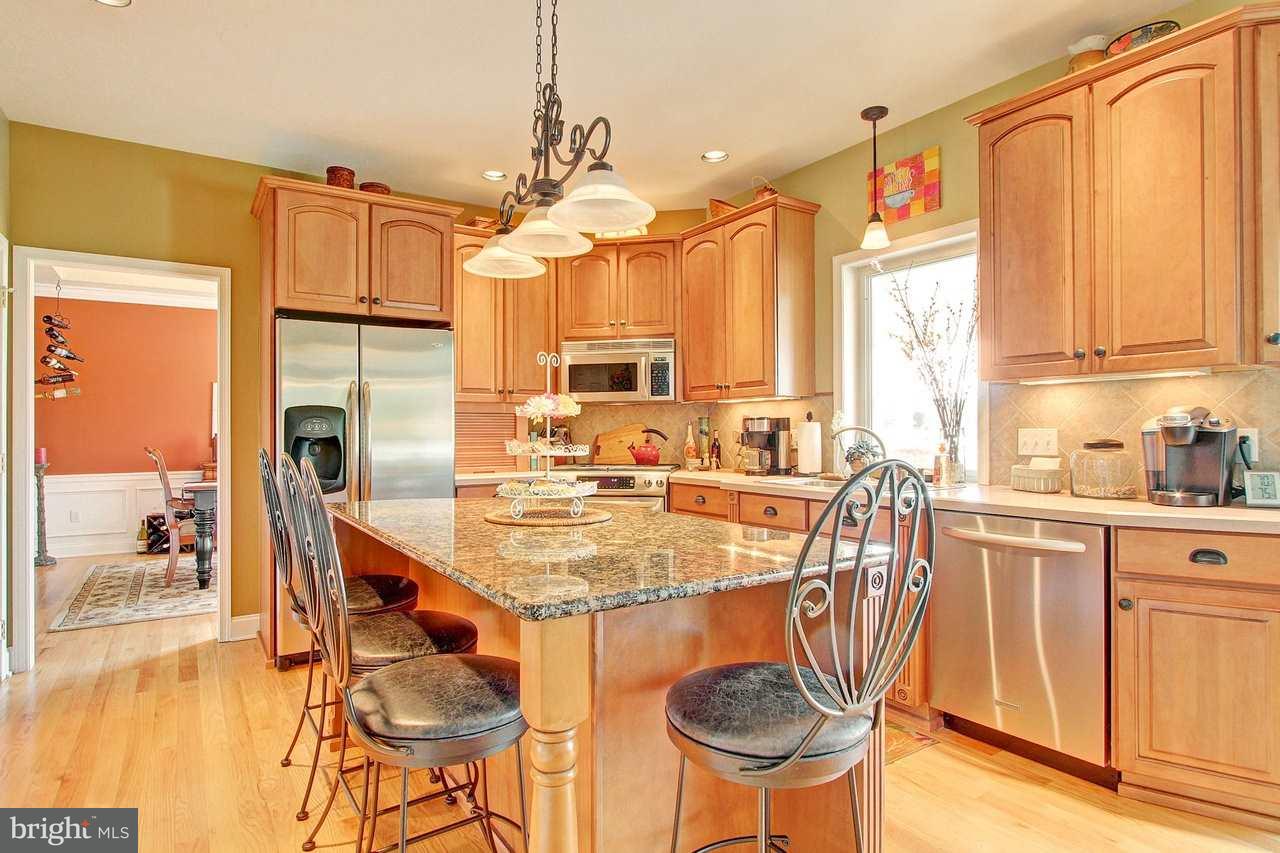 186 Ridgefield Drive York, PA 17403 - Photo 7 of 36 Gallery Image 7