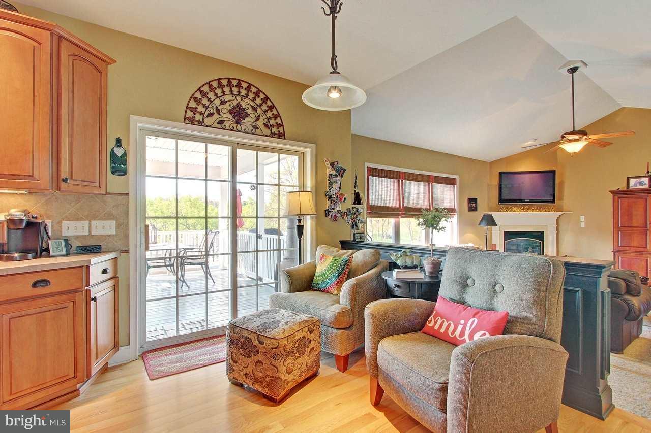 186 Ridgefield Drive York, PA 17403 - Photo 9 of 36 Gallery Image 9