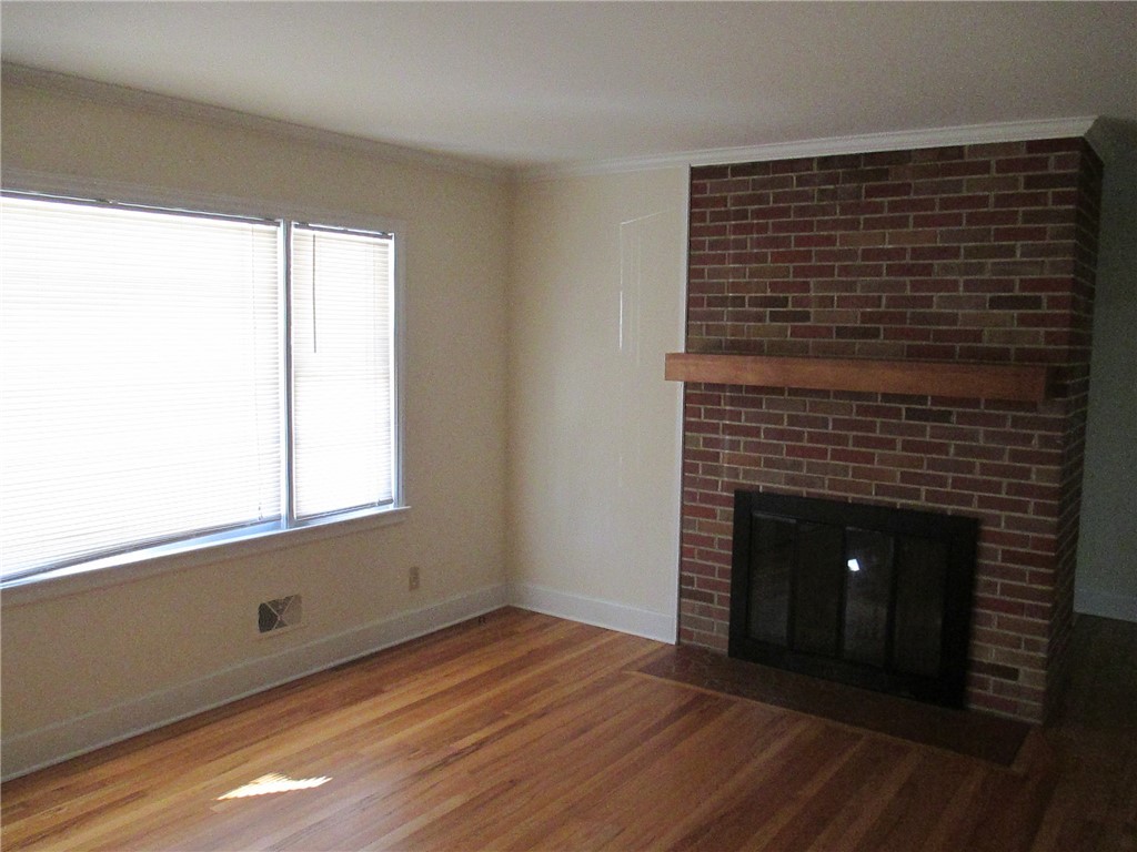 305 Augusta Road Clemson, SC 29631 - Photo 4 of 10 front living room