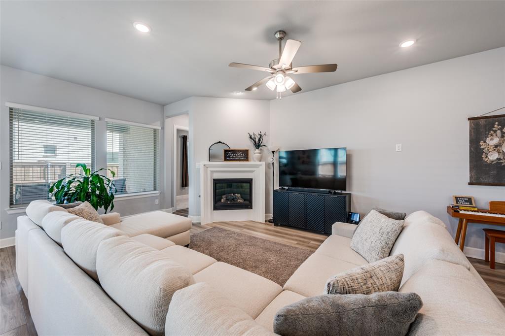 2703 Trinity Ridge Street Mansfield, TX 76063 - Photo 11 of 26