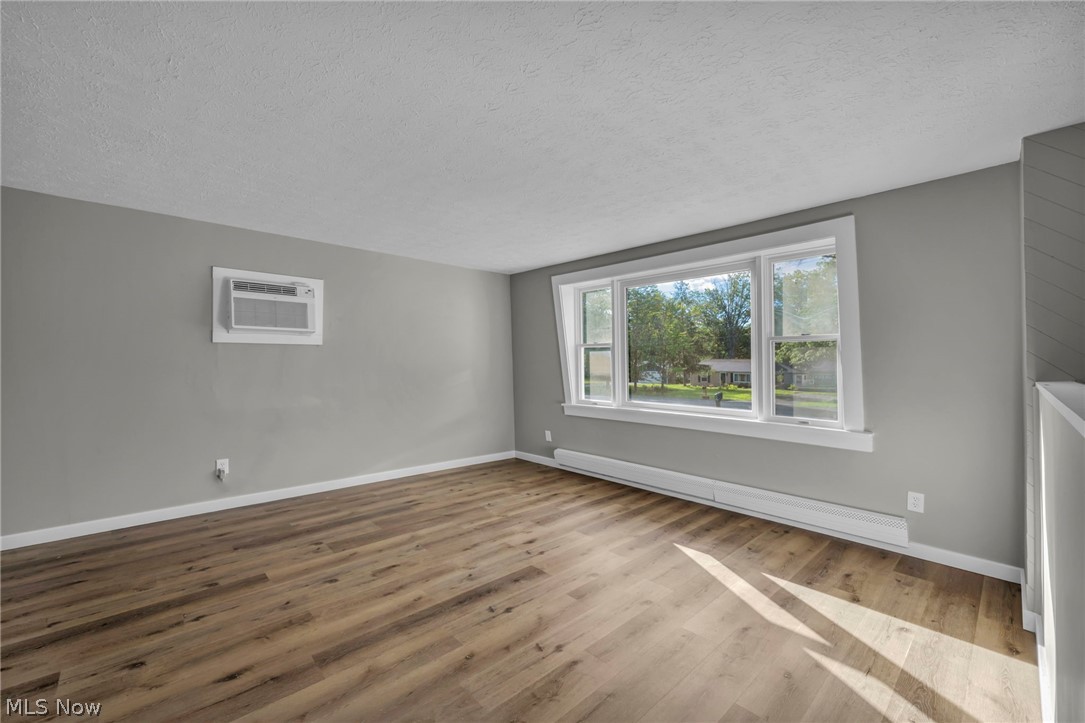 8742 Usher Road Olmsted Falls, OH 44138 - Photo 4 of 40